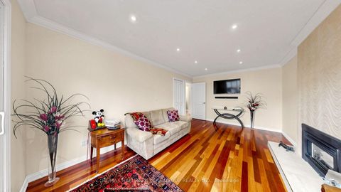 Photo 17 at 45 Pinnacle Road, Windfields, Toronto