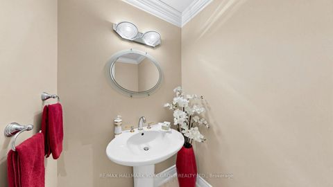 Photo 18 at 45 Pinnacle Road, Windfields, Toronto