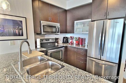 Photo 2 at 423 - 90 Stadium Road, Niagara, Toronto