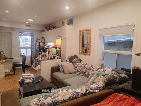 Photo 1 at 1191 Woodbine Avenue, Lumsden, Toronto