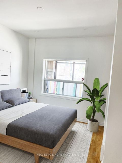 Photo 3 at 1191 Woodbine Avenue, Lumsden, Toronto