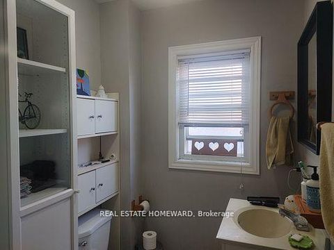 Photo 8 at 1191 Woodbine Avenue, Lumsden, Toronto