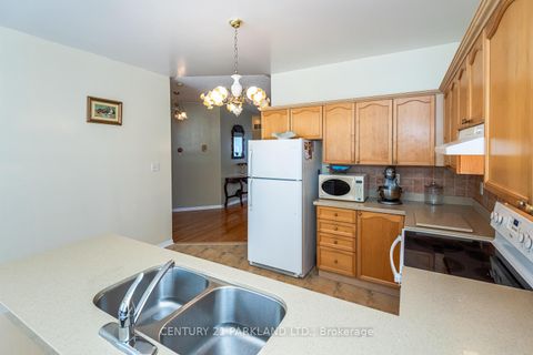 Photo 10 at 85 Canoe Court, Oak Ridges Lake Wilcox, Richmond Hill