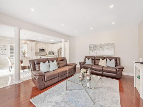 Photo 14 at 16 Craigvale Street, Patterson, Vaughan