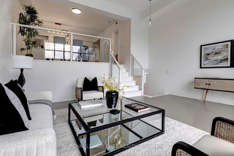 Photo 12 at 405 - 437 Roncesvalles Avenue, Roncesvalles, Toronto