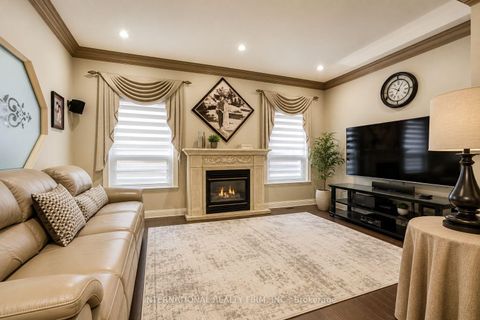 Photo 5 at 43 Water Garden Lane, Sonoma Heights, Vaughan