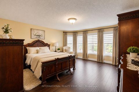 Photo 6 at 43 Water Garden Lane, Sonoma Heights, Vaughan