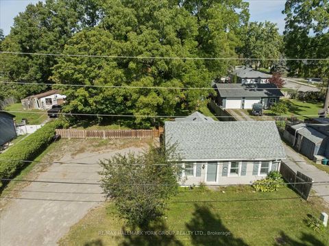 Photo 2 at 28 St James Street, Sutton & Jackson's Point, Georgina