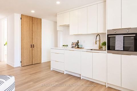Photo 4 at 38 Cavotti Crescent, Bathurst Manor, Toronto