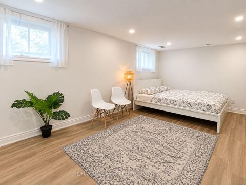Photo 19 at 38 Cavotti Crescent, Bathurst Manor, Toronto