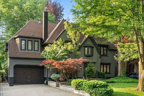 Photo 1 at 16 Elderwood Drive, Forest Hill South, Toronto