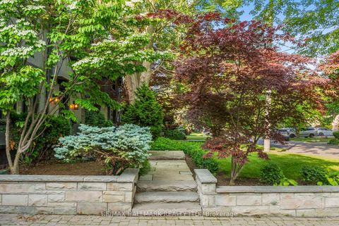Photo 2 at 16 Elderwood Drive, Forest Hill South, Toronto