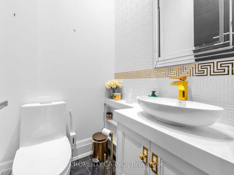 Photo 12 at 370 Hillsdale Avenue E, Mount Pleasant East, Toronto