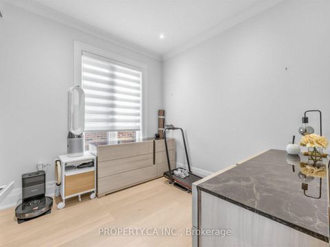 Photo 19 at 370 Hillsdale Avenue E, Mount Pleasant East, Toronto