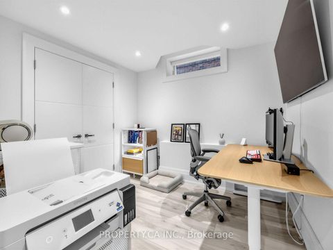 Photo 30 at 370 Hillsdale Avenue E, Mount Pleasant East, Toronto