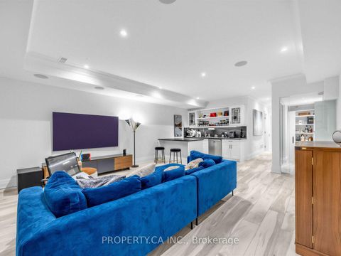 Photo 31 at 370 Hillsdale Avenue E, Mount Pleasant East, Toronto