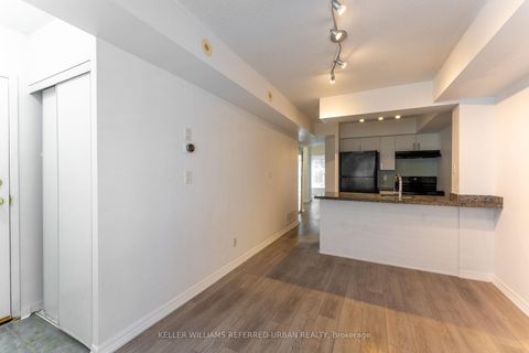 Photo 5 at 651 - 3 Everson Drive, Willowdale East, Toronto