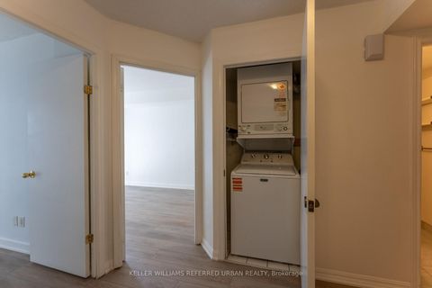 Photo 8 at 651 - 3 Everson Drive, Willowdale East, Toronto
