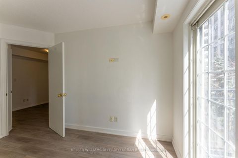 Photo 11 at 651 - 3 Everson Drive, Willowdale East, Toronto