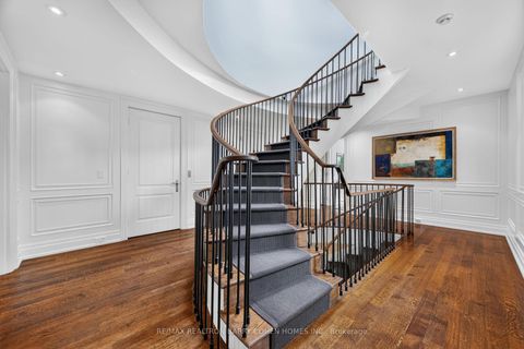 Photo 11 at 20B Woodlawn Avenue W, St. Clair, Toronto