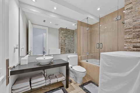 Photo 15 at 20B Woodlawn Avenue W, St. Clair, Toronto