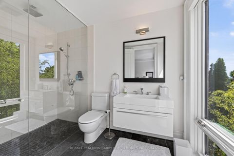 Photo 17 at 20B Woodlawn Avenue W, St. Clair, Toronto