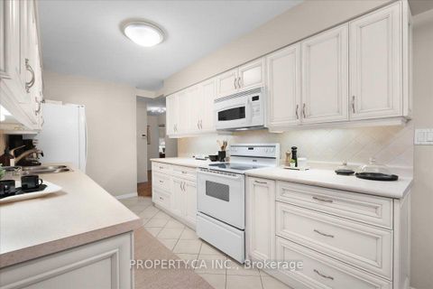 Photo 11 at 503 - 260 Heath Street W, Forest Hill South, Toronto