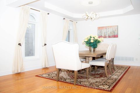 Photo 6 at 72 Brass Drive, Jefferson, Richmond Hill
