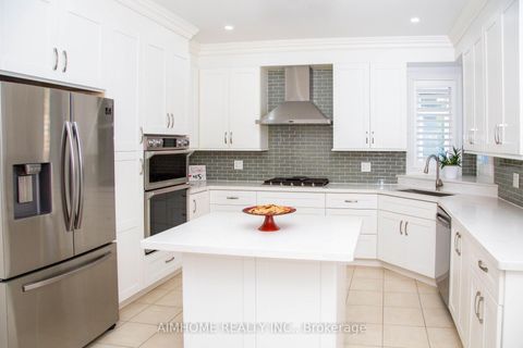 Photo 12 at 72 Brass Drive, Jefferson, Richmond Hill