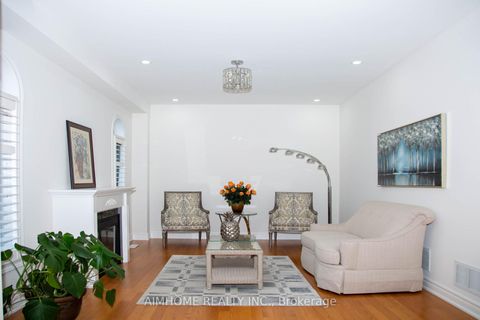 Photo 15 at 72 Brass Drive, Jefferson, Richmond Hill