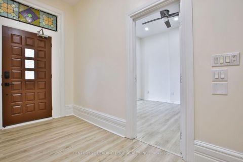 Photo 2 at 9 Borden Street, University, Toronto