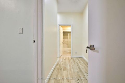 Photo 16 at 9 Borden Street, University, Toronto