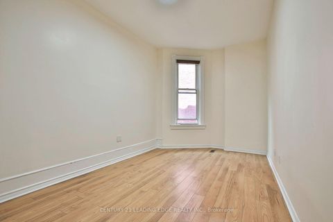 Photo 17 at 9 Borden Street, University, Toronto