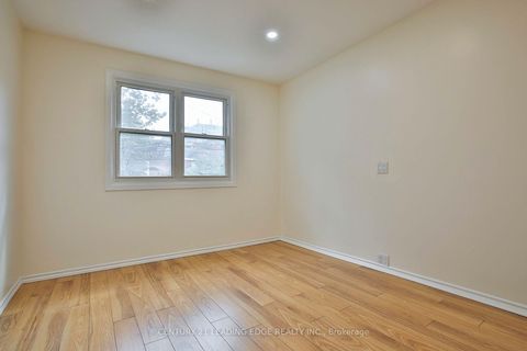 Photo 21 at 9 Borden Street, University, Toronto