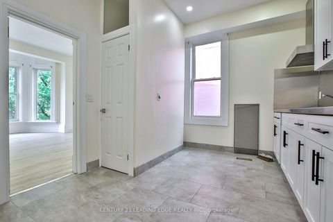 Photo 29 at 9 Borden Street, University, Toronto