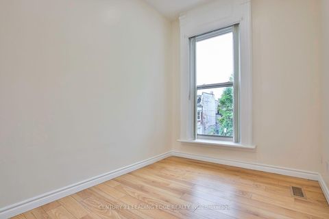 Photo 32 at 9 Borden Street, University, Toronto