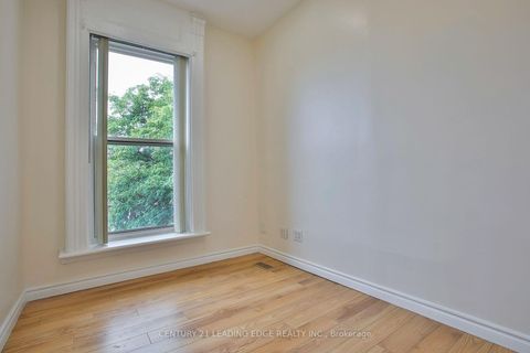 Photo 33 at 9 Borden Street, University, Toronto