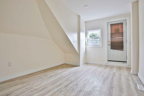 Photo 35 at 9 Borden Street, University, Toronto