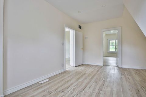 Photo 36 at 9 Borden Street, University, Toronto