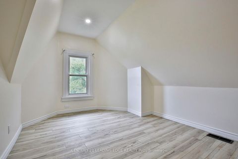 Photo 38 at 9 Borden Street, University, Toronto