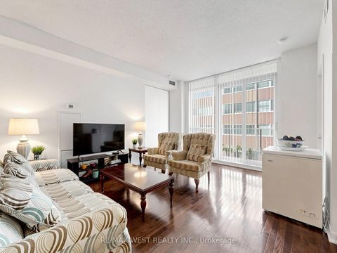 Photo 5 at 513 - 770 Bay Street, Bay Street Corridor, Toronto