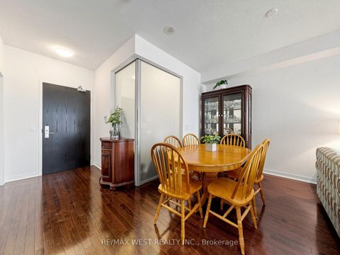 Photo 6 at 513 - 770 Bay Street, Bay Street Corridor, Toronto
