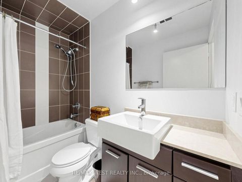 Photo 17 at 513 - 770 Bay Street, Bay Street Corridor, Toronto
