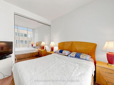 Photo 20 at 513 - 770 Bay Street, Bay Street Corridor, Toronto