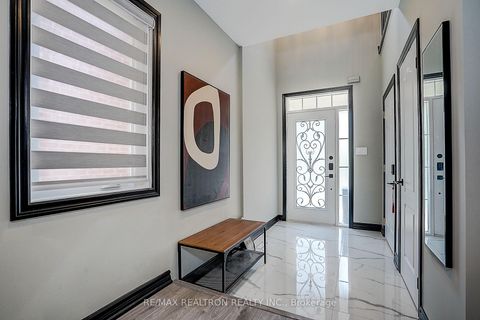 Photo 4 at 47 Melville Street, Langstaff, Richmond Hill