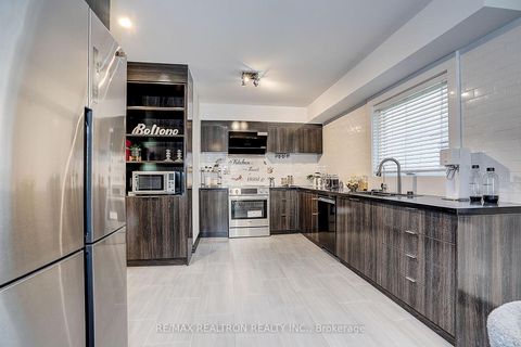 Photo 14 at 47 Melville Street, Langstaff, Richmond Hill