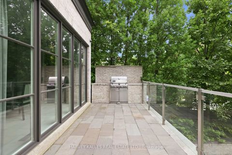 Photo 13 at 221 Dunvegan Road, Forest Hill South, Toronto