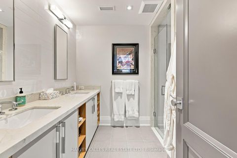 Photo 34 at 221 Dunvegan Road, Forest Hill South, Toronto