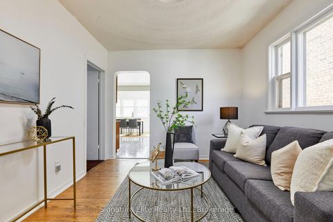 Photo 6 at 93 Pinegrove Avenue, Cliffside, Toronto