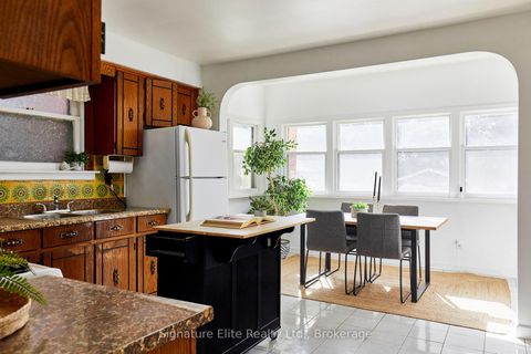 Photo 8 at 93 Pinegrove Avenue, Cliffside, Toronto